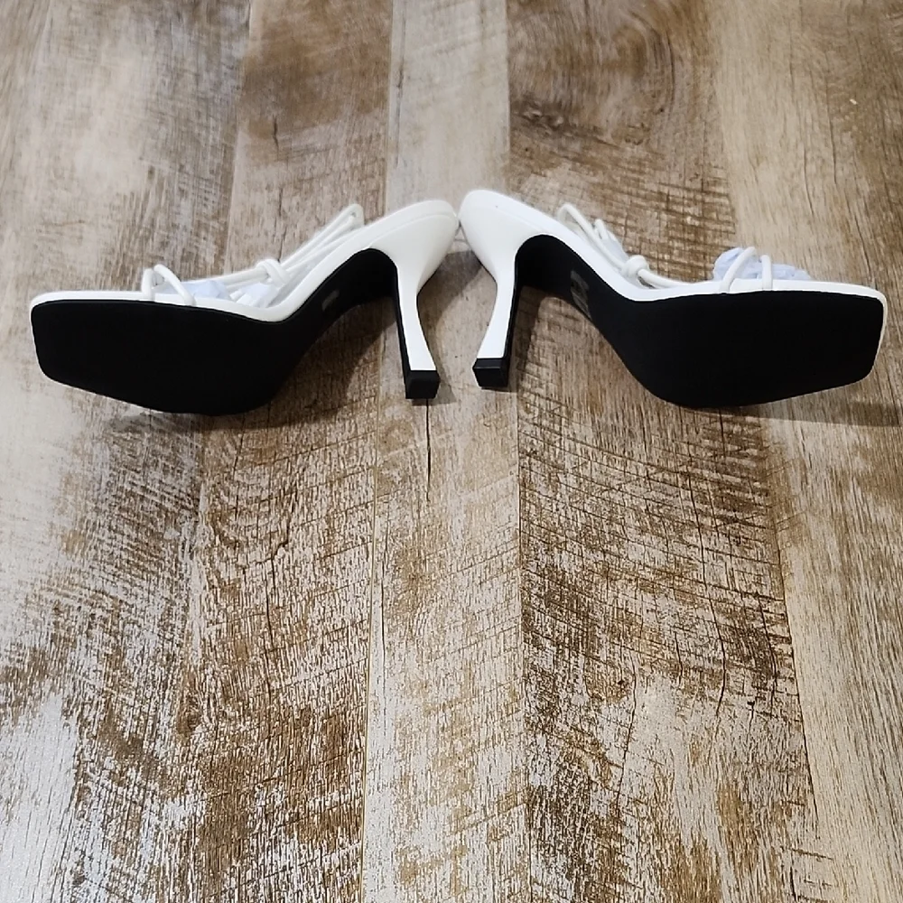 PrettyLittleThing Black and White Heels with Chunky Platform and Thin Straps - Picture 6 of 8